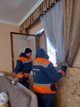 Новини Харкова: наслідки обстрілу в Нвобаварському районі